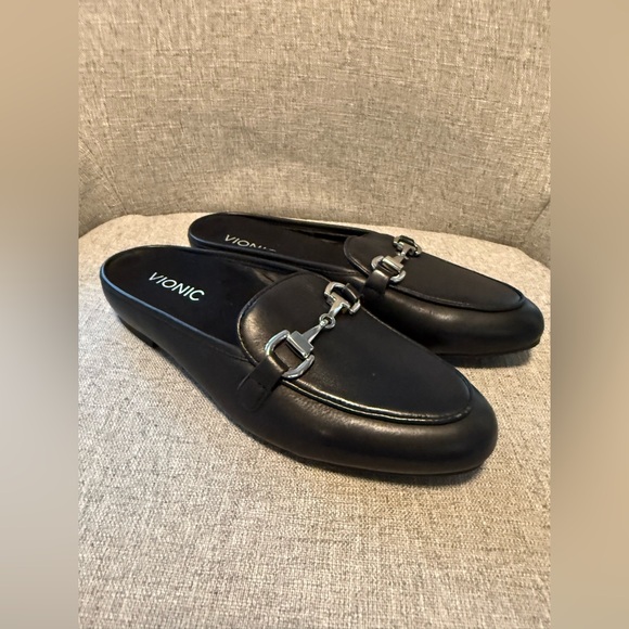 Vionic Adeline Black Leather Bit Loafers Size 7 EUC main image 8